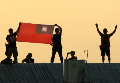 美中兩強爭鋒 台灣人站哪一邊？