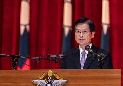 議員提恢復徵兵制、女性當兵，國防部長嚴德發這樣說！