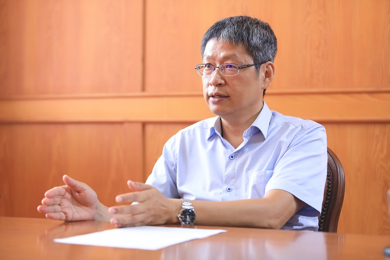 屏科大獸醫系邱明堂主任。