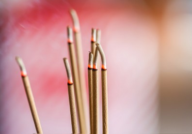 港中大研究：長期室內燒香影響長者認知思考記憶力，增腦退化風險