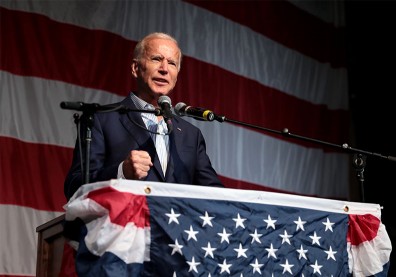 【美國大選】史上最荒唐的辯論會後，CNN民調：六成認為拜登表現較好