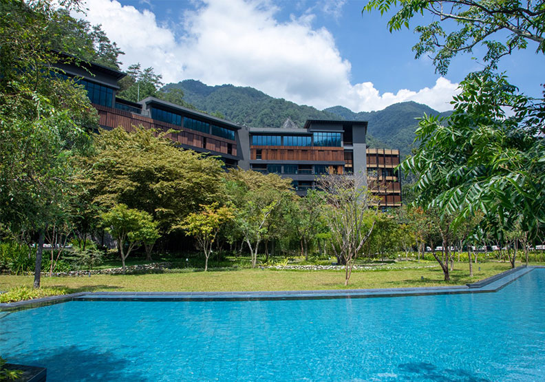 觀光局推悠遊國旅補助方案盼帶動旅遊市場，但一般民眾欲參加觀光遊樂業入園及個別旅客住宿優惠，記得要先上網申請。池孟瑜攝