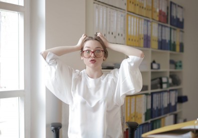 辦公室衝突避不了！如何管理帶著情緒、較年長的員工？