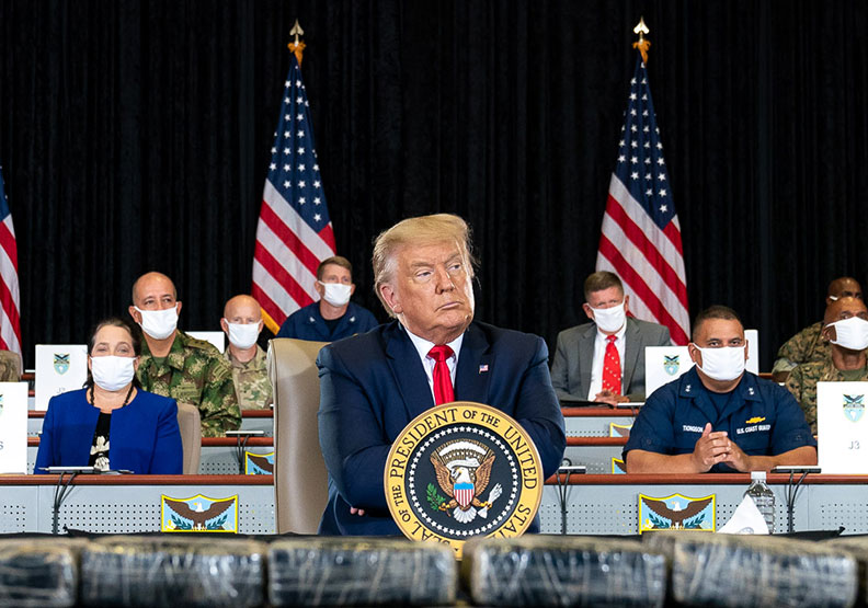川普確診後，核心圈成員確診數不斷攀升。Flickr by The White House