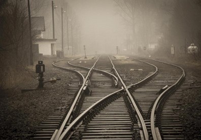 思想實驗「電車難題」，你怎麼選？猶豫，等同選擇殺死5個人