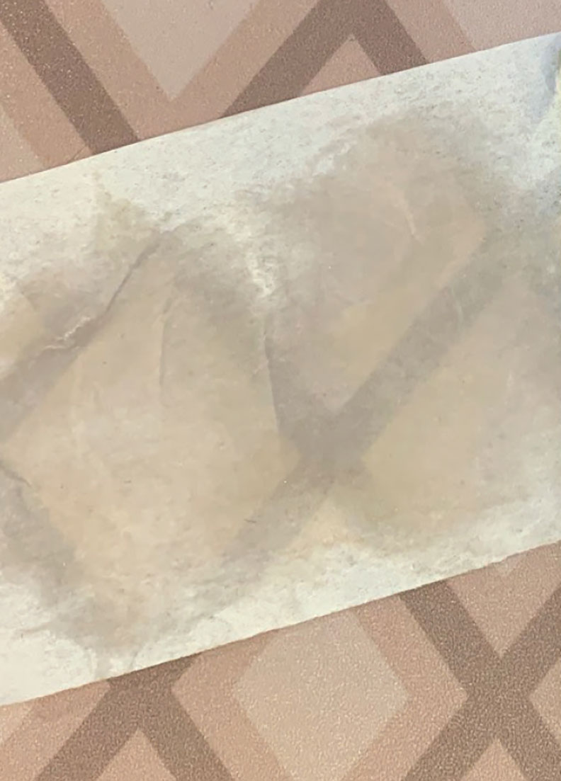 吸油面紙並不會讓你的臉更油。