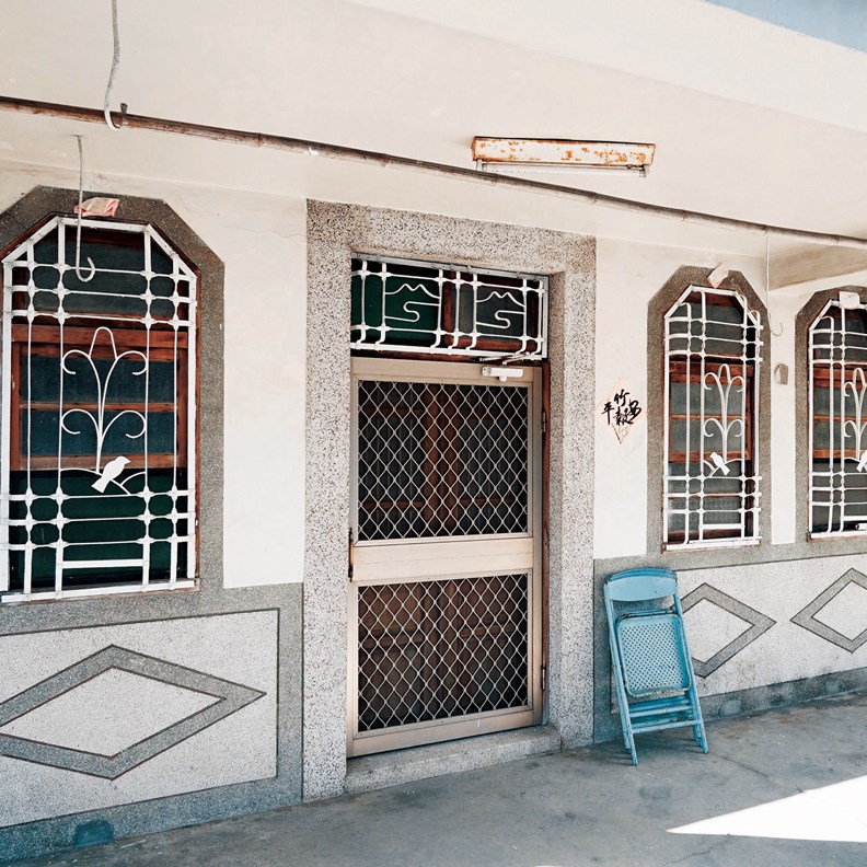 類似鐵窗花的復古建築美學,其實就在你我生活周遭。(圖片取自老屋顏)