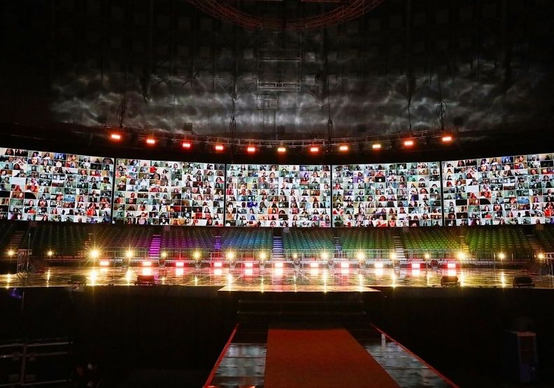 防彈少年團(BTS)於10月10、11日舉行的「BTS MAP OF THE SOUL ON:E」付費線上演唱會,吸引近百萬粉絲參與。取自BTS推特。