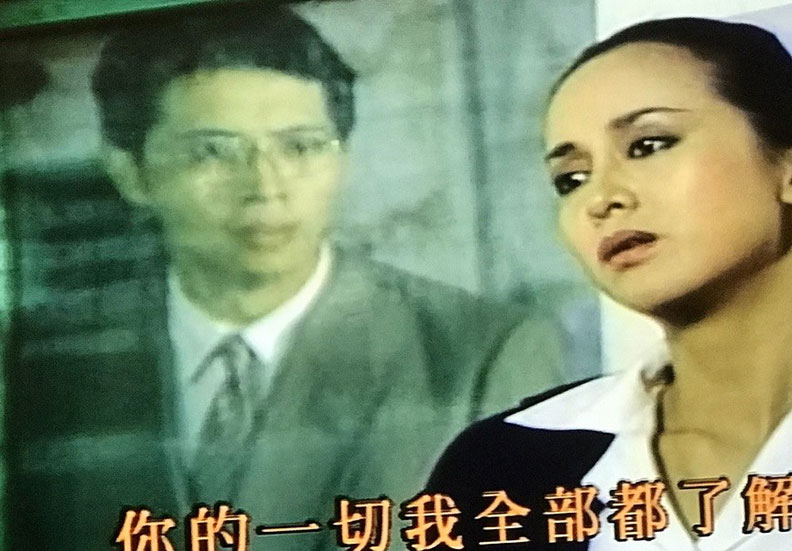 題材與角色發揮都很深刻的《藍與黑》，是湯蘭花生涯代表作之一。