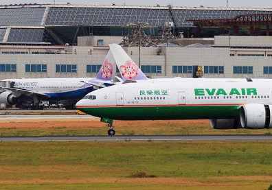 中國逐步解封，政府萬人包機出國搶訂單