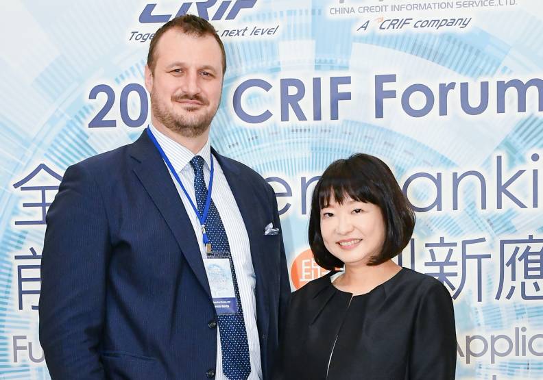 CRIF迎娶中華徵信所，帶領中華徵信所轉型為金融科技業。（圖為CRIF中華徵信所董事長雷斯塔（左）與總經理郭曉薇）中華徵信所提供