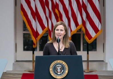 大選前闖關成功！巴瑞特正式出任美國大法官