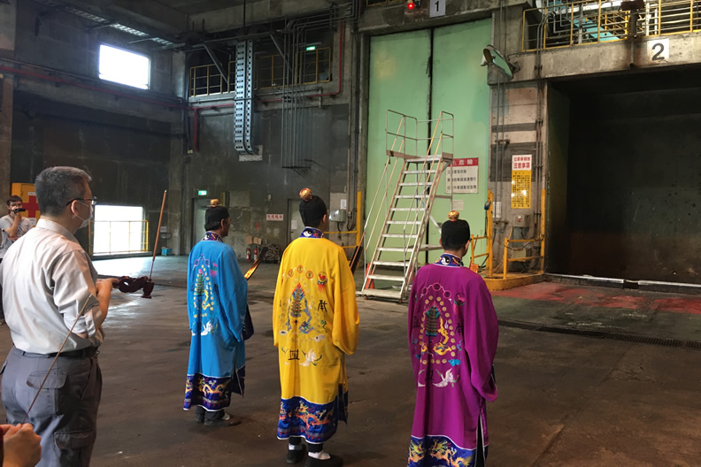 紙錢集中燒作法先進並融合傳統淨爐儀式，成效全國第一