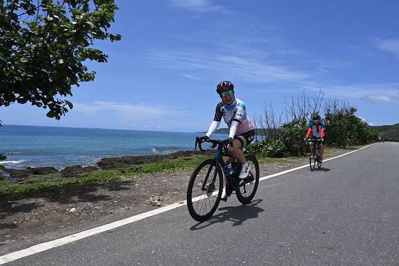 從墾丁到花東的騎行路線可以看到海,是杜綉珍最喜歡的一段路。
