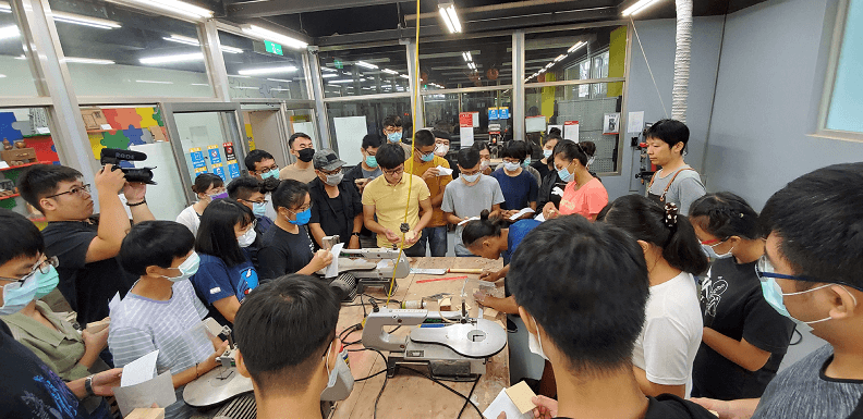 青年局舉辦一日木匠體驗活動,讓青年感受透過雙手製造良品的職人精神。