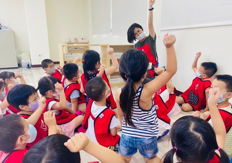 透過公幼倍增，臺中要讓市民敢生能養，將臺中市形塑為育兒友善的暖心宜居城市。