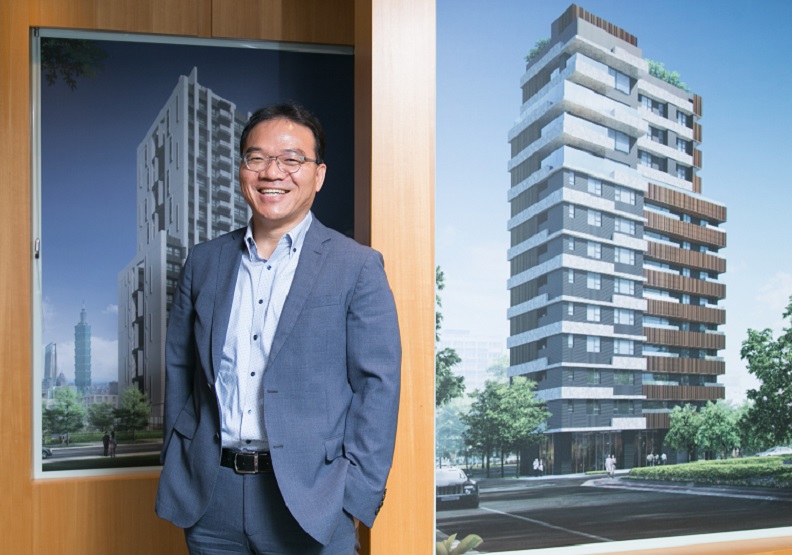圖 / 璞真建設副總經理郭光宜表示，在母公司勤美集團支持下，投資千萬研發費用，開發「工業化平台」與「建築專家決策系統」，將建築業帶入下一個世代。