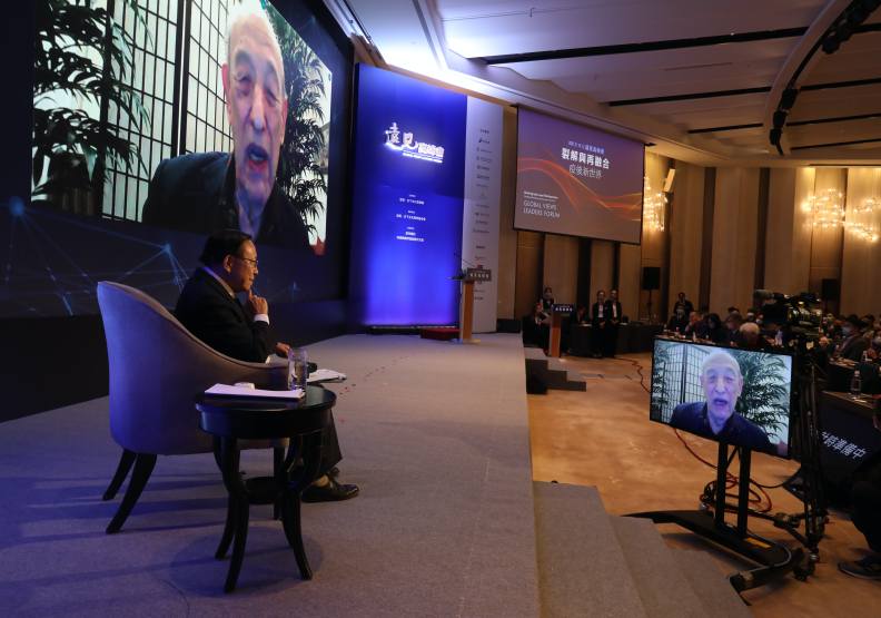 遠見天下文化事業群創辦人高希均與傅高義在線上對談。遠見蘇義傑攝影