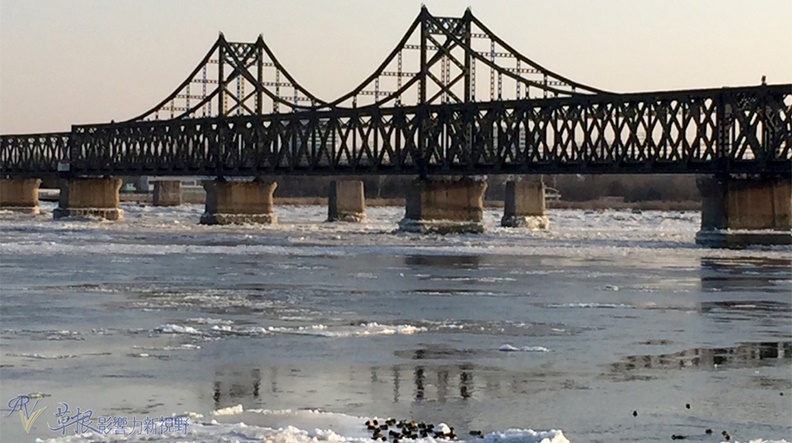 中朝友誼大橋為公路與鐵路兩用的大橋,1943年建成。