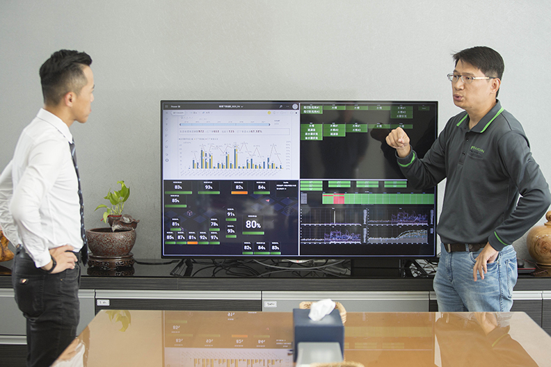 只要透過大數據與資訊互動，就能讓明昌的生產線得以隨時因應客戶與市場的需求，隨時變換不同的產品生產。