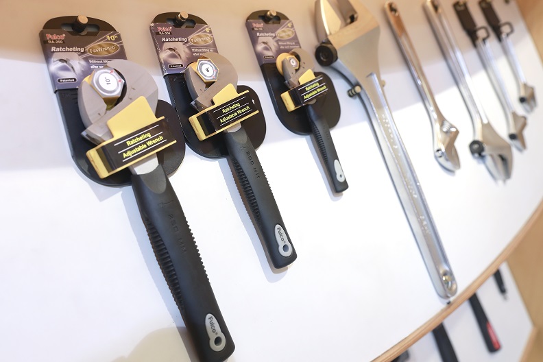 伯鑫工具生產的活動扳手。