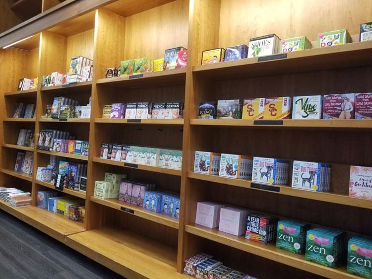 有許多人響應拯救獨立書店的行動。圖片取自Vromans Bookstore粉專