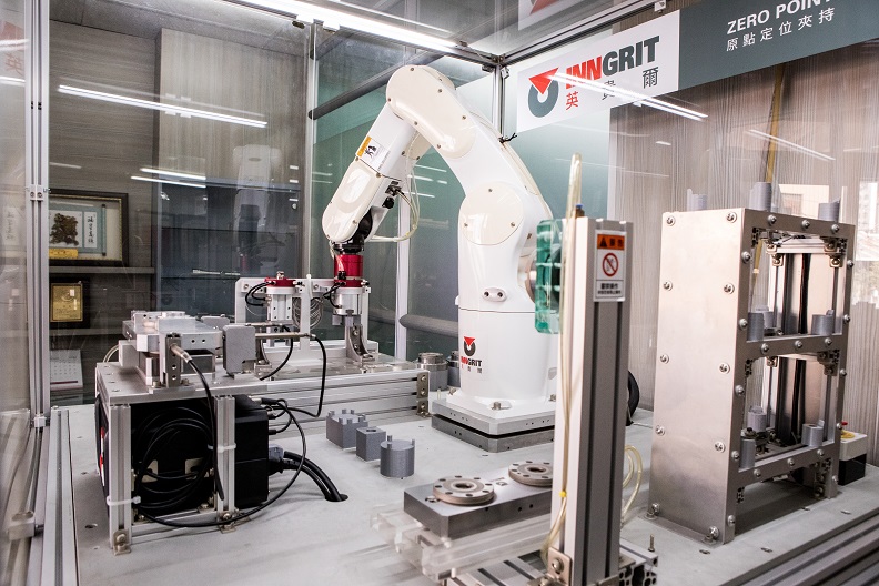 騜瀧原點定位夾持系統。