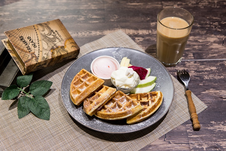 禾光牧場自行研發的羊奶鬆餅。