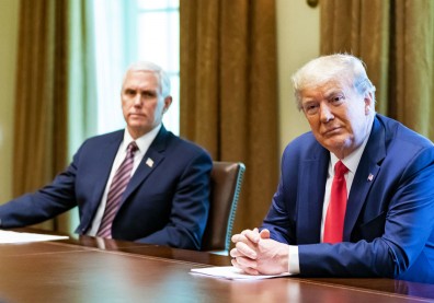 川普上週曾動念攻擊伊朗!紐時:遭彭斯、蓬佩奧等高官勸阻