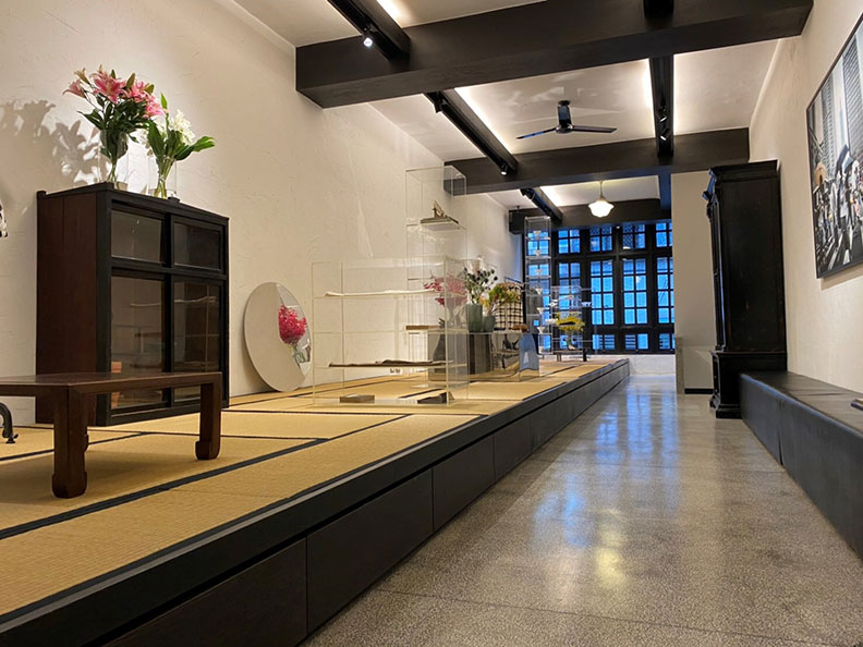 三樓還原日治時代大正町台灣仕紳的家居場景。取自BeautiMode