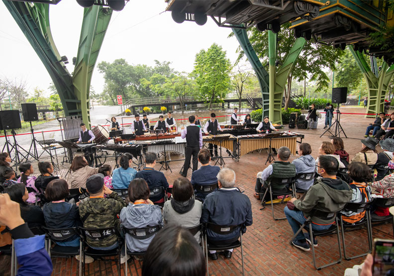 宜蘭站:極光打擊樂團表演。官宏康提供