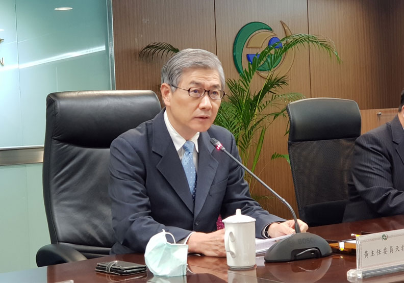 金管會主委黃天牧今親自召開記者會,針對今年7月爆發的玉山銀理專盜領案做出重罰。聯合新聞網提供