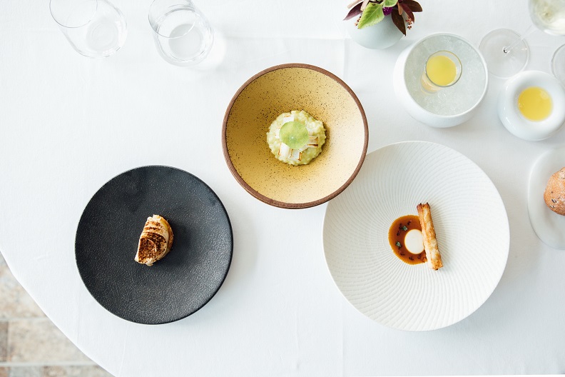 2020第三屆臺東慢食評鑑三星得主「Sinasera 24」法式餐廳料理,導入24節氣與食補概念,視覺、味蕾與香氣兼具。