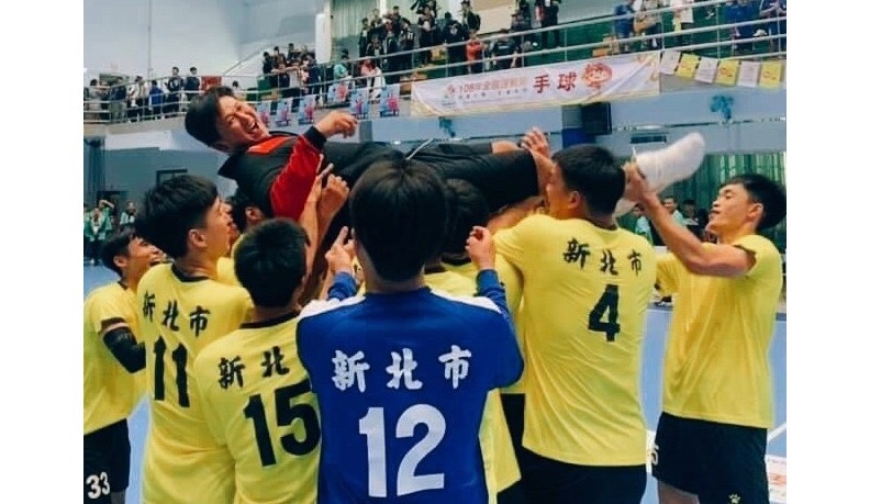 向下扎根、積極推廣手球的蘇大智教練深受選手喜愛。照片來源:蘇大智/圖片出處:110年 全國運動會在新北。