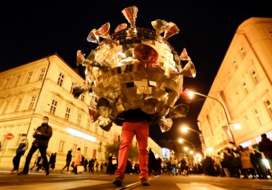 年齡，才是染疫致死率主因