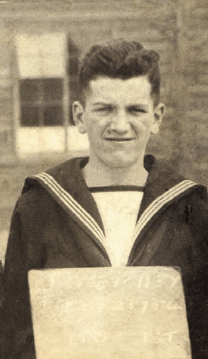 自願加入皇家海軍的Jack Petchey。取自5050-Man