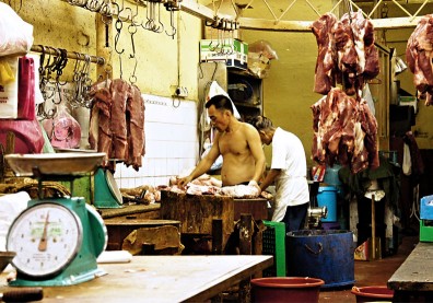 憂「拒吃豬肉」效應波及銷售，全國進口商將宣布不進萊豬！