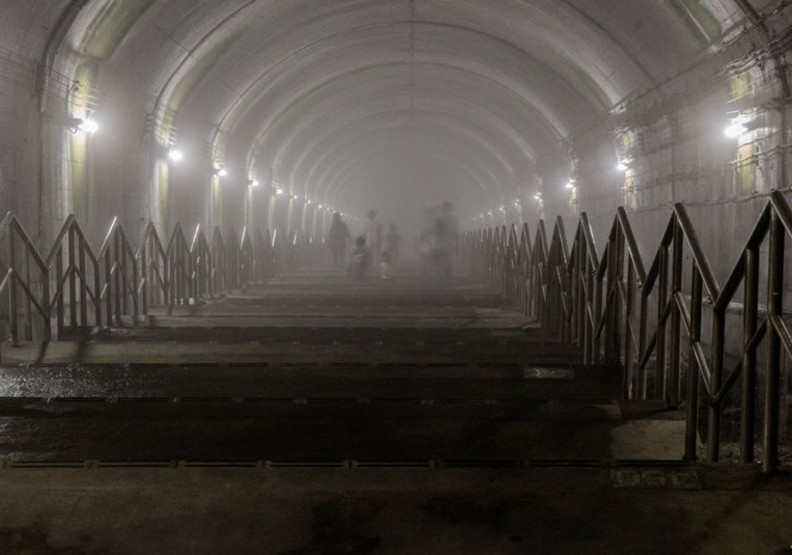 日本群馬縣上越線的地下車站土合駅一天的載客量不到20人,被日本網友公認為最荒涼車站。圖擷自PTT八卦板