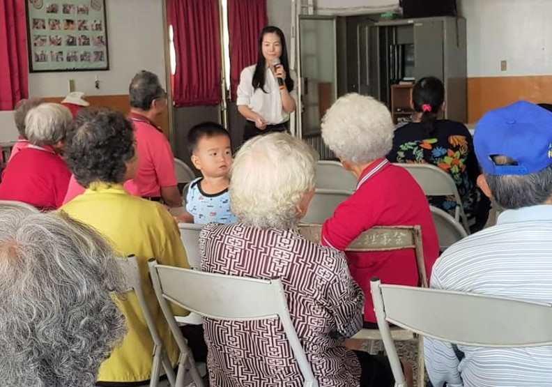 投入社區工作的潘羽姍,目前語言溝通很流利。照片來源:潘羽姍