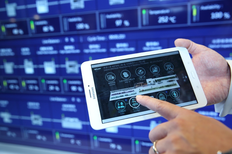 新漢智能的工業4.0解決方案,除提供全方位的工業物聯網解決方案,還加入工業4.0專案系統整合商(SI)的顧問諮詢及入廠施工服務。