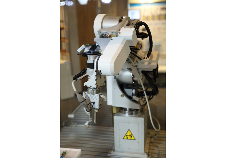 新漢智能的機器手臂,是智慧製造的技術實力。