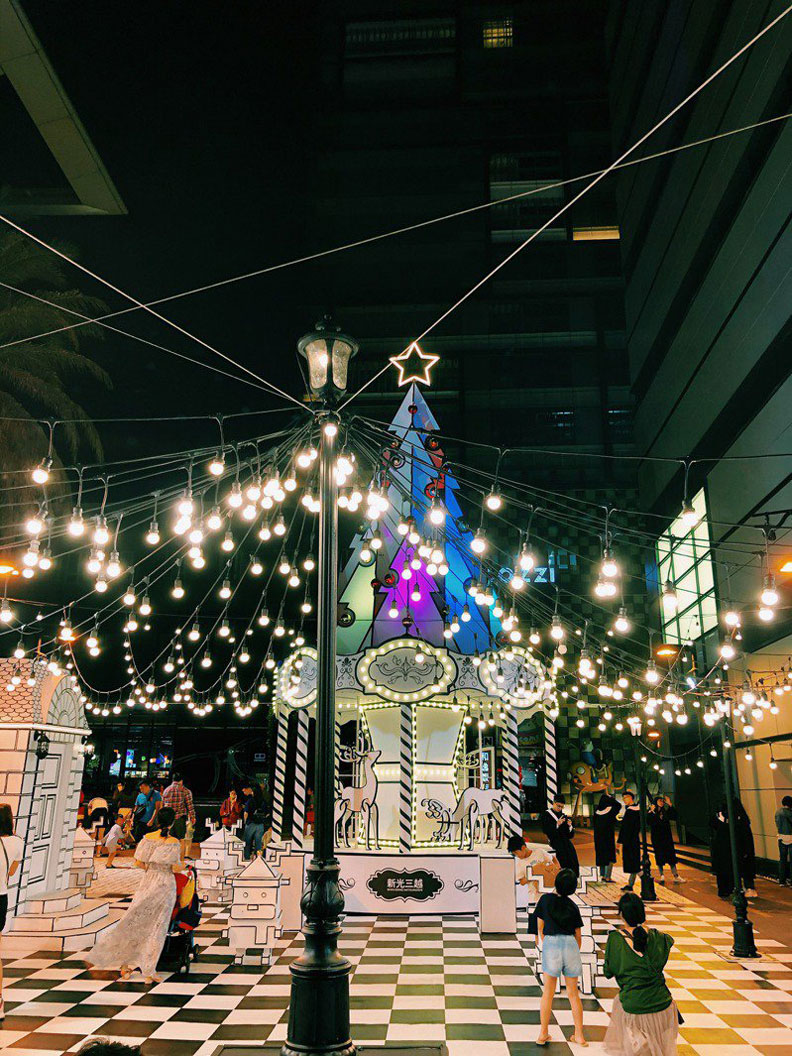 新光三越台南新天地「2D耶誕大道」。新光三越提供