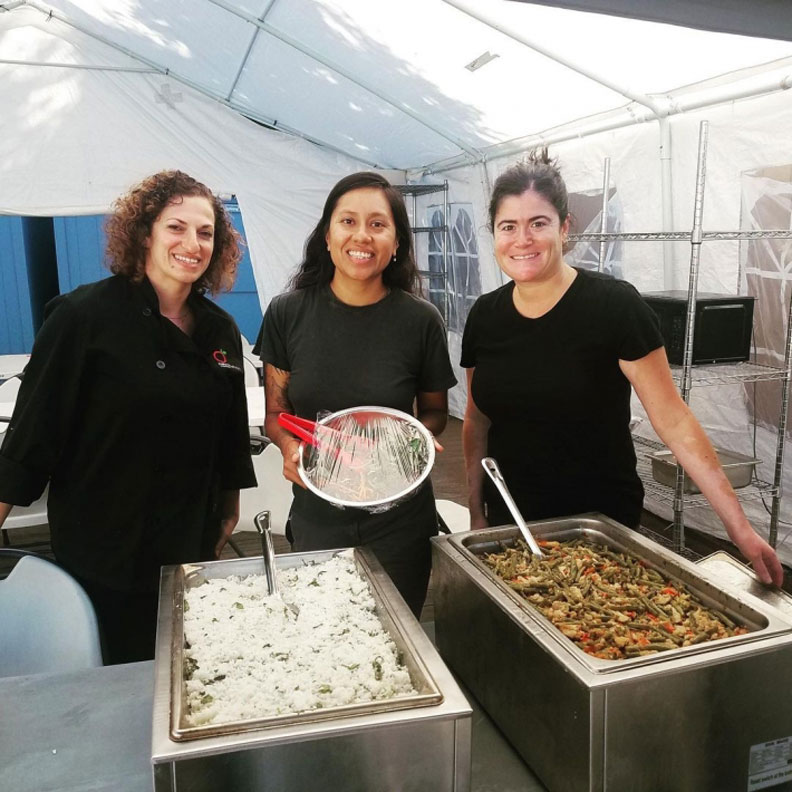 Food Shift 的外燴生意主要替社區服務,每週他們都會為另一青年就業支持組織 YEP 準備健康的餐點。來源:Food Shift Instagram