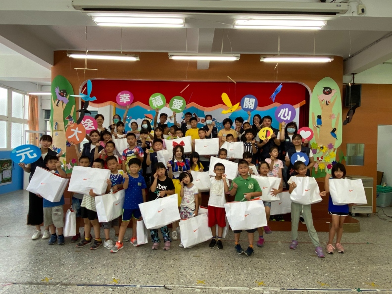 用行動支持偏鄉教育，「元大幸福日」前進北區六所學校與社福單位。