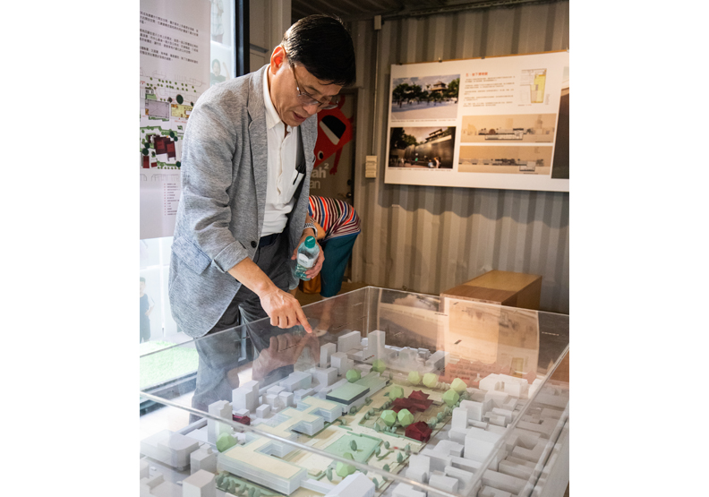 名中注定做建築,陳百棟在學生時代就曾在事務所做學徒,21歲北上,在許多建築公司累績豐碩經驗後,決定在30歲獨資創業。