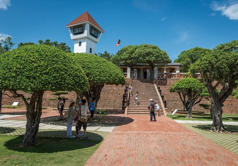 升格是古都台南歷史的扉頁。圖為台南古蹟安平古堡,取自觀光局官網