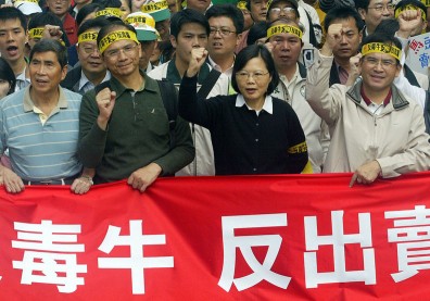 11年前大遊行蔡稱「萊牛是毒牛」！反萊豬醫師蘇偉碩將聲請蔡英文作證