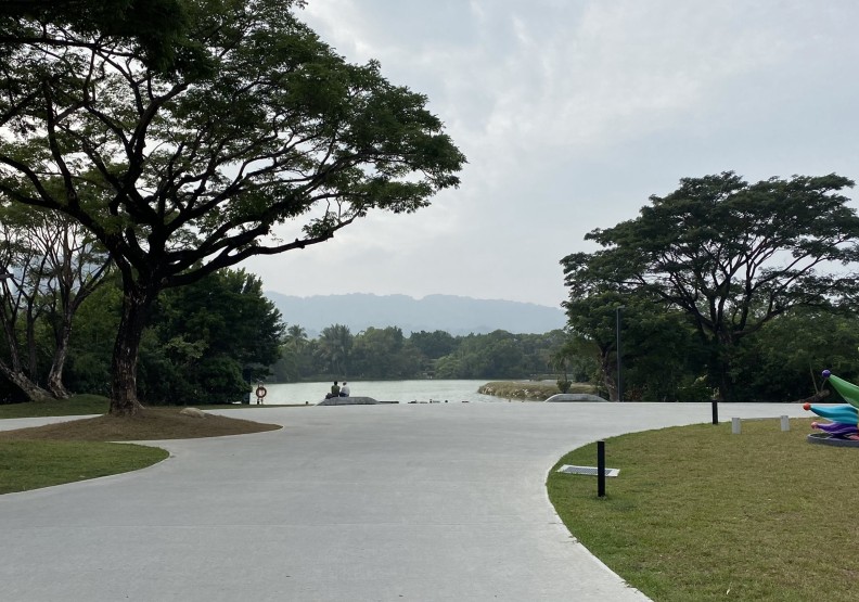 高雄市立美術館景致。