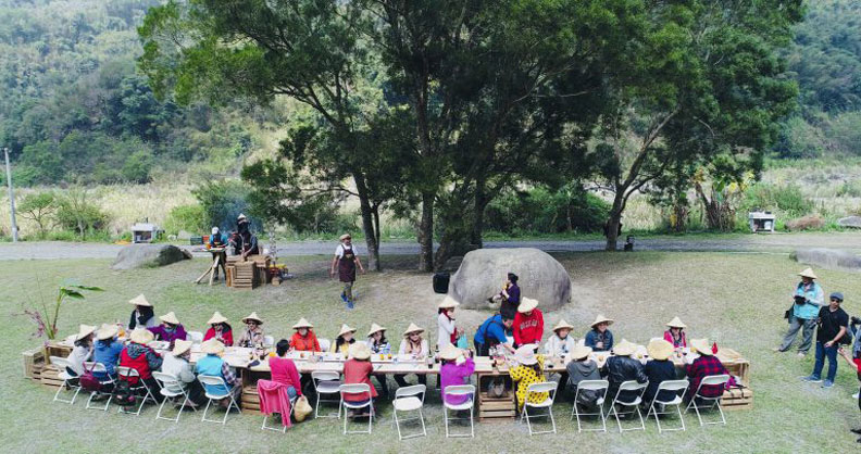 農村餐桌是一個很好的在地體驗,也是一個食農教育的機會。照片來源:藍凱瀚