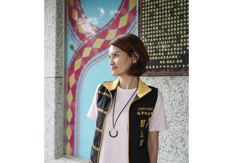 閻志瑋(土型人/返鄉定居),在都市出生長大,如同許多都市原住民家庭,與自身母文化缺乏連結。因為公職工作,輾轉回到台東延平鄉公所任職,開始思索活化家鄉,成立「延青」組織,為家鄉留住人才。